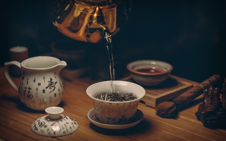 The 7 Best Teas to Drink After a Massage for Deep Detox and Recovery